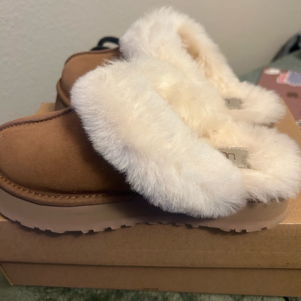 Slip on uggs!